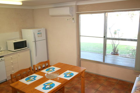 Lake Edge Apartments - Stayed 14