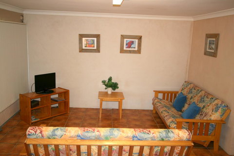 Lake Edge Apartments - Stayed 27