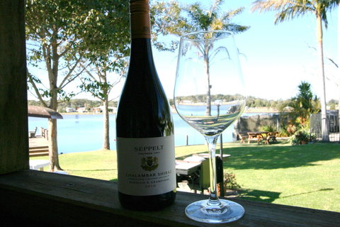 Lake Edge Apartments - Stayed 13