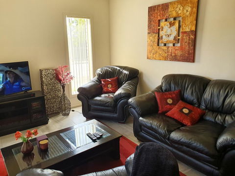 Explore Adelaide, Gawler, The Barossa And Clare Valleys All-in-one - Stays Accommodation 0
