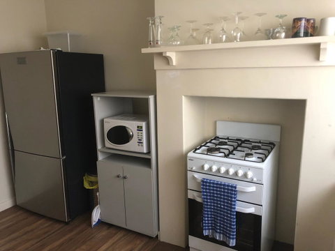 Kingscote Central - Stayed 3