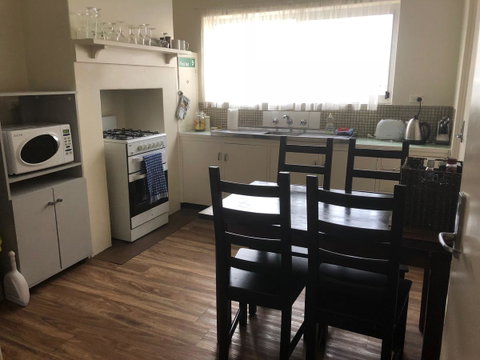 Kingscote Central - Stayed 7