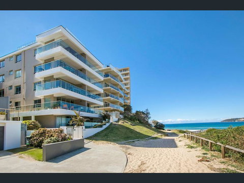 Beachfront Bliss - Stays Accommodation 19