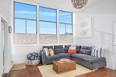 Beachfront Bliss - Stays Accommodation 9