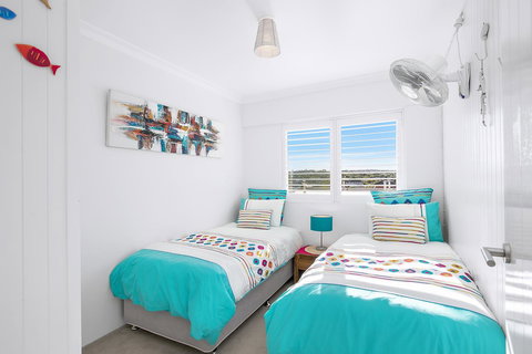 Beachfront Bliss - Stays Accommodation 16