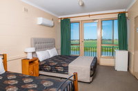 Book Tailem Bend Accommodation Vacations Stayed Stayed