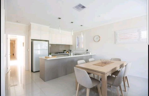 Belford Luxury * New * Clean * Cafes * Near CBD - Stayed 5