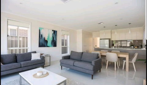 Belford Luxury * New * Clean * Cafes * Near CBD - Stayed 1