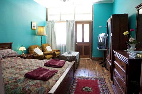 The Fruiterer's - Stayed 20