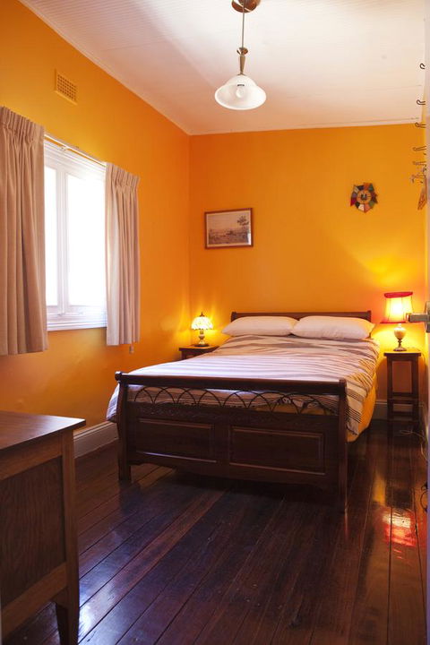 The Fruiterer's - Stayed 19