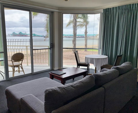 Hilton Beachfront Motel - Stayed 15