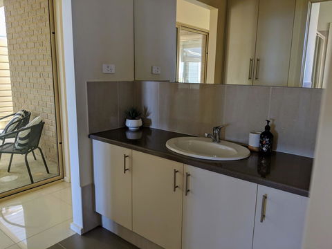 Ochre Point Beach House On Moana Seafront - Stayed 13