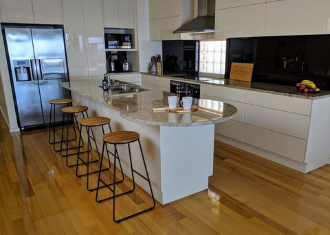 Ochre Point Beach House On Moana Seafront - Stayed 2