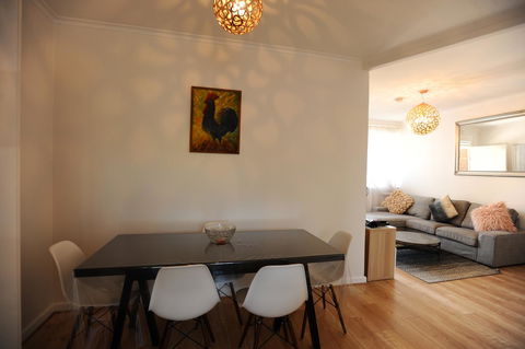 Glenelg Holiday Apartments-The Broadway - Stayed 2