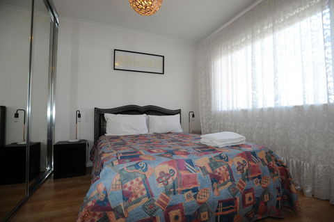 Glenelg Holiday Apartments-The Broadway - Stayed 5