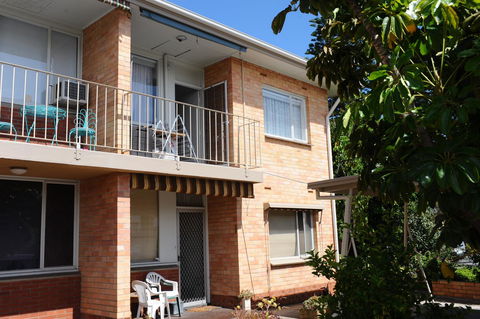 Glenelg Holiday Apartments-The Broadway - Stayed 8