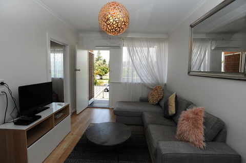 Glenelg Holiday Apartments-The Broadway - Stayed 0