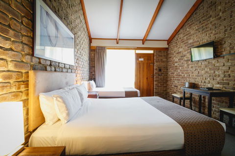 The Lodge By Manna - Stays Accommodation 10