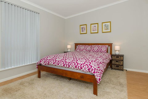 Desert Pea - Stayed 8