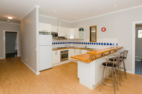 Desert Pea - Stayed 7