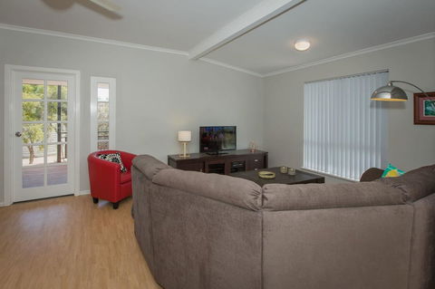 Desert Pea - Stayed 4