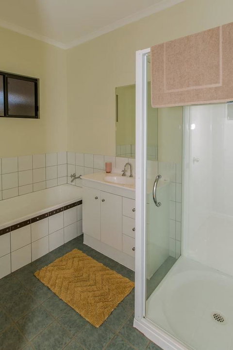 Desert Pea - Stayed 13