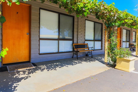 Country Roads Motor Inn Naracoorte - Stayed 24