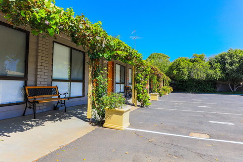 Country Roads Motor Inn Naracoorte - Stayed 26