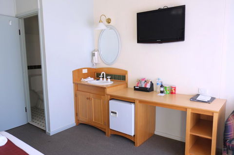 Berri Hotel - Stays Accommodation 28