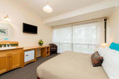 Berri Hotel - Stays Accommodation 35