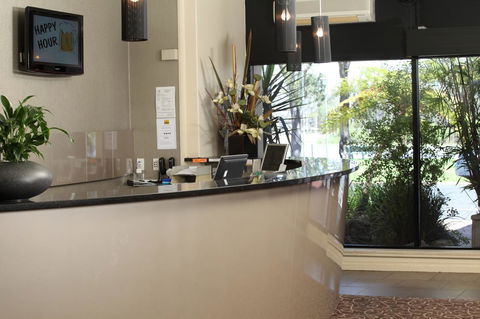 Berri Hotel - Stays Accommodation 20