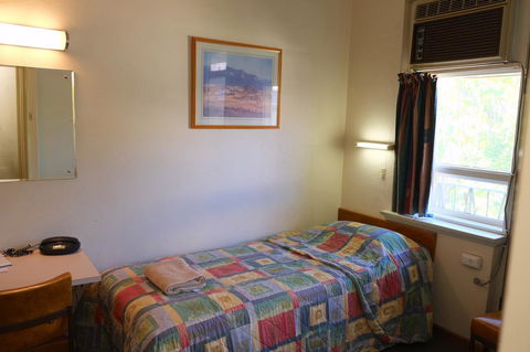 Berri Hotel - Stays Accommodation 27