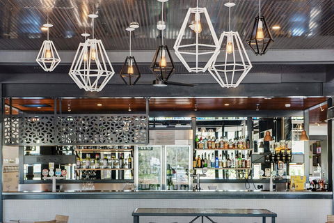 Berri Hotel - Stays Accommodation 8