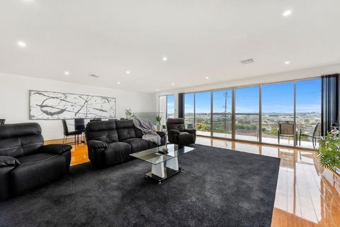 BENGALEE EXECUTIVE TOWNHOUSE- MODERN & STYLISH - Stayed 0