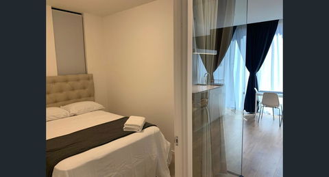 ONE Adelaide CBD - Stayed 17
