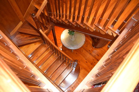 Grand Bluestone Mansion - Stayed 21