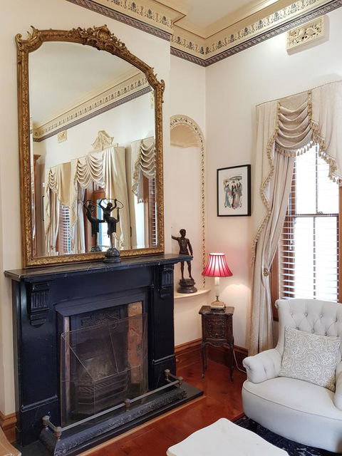 Grand Bluestone Mansion - Stayed 5