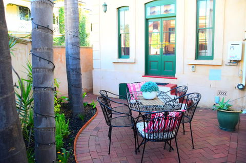 Grand Bluestone Mansion - Stayed 16