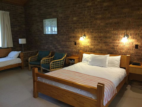 Coonawarra Place Motor Inn - Stayed 8