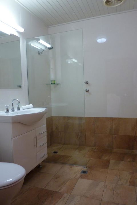 Coonawarra Place Motor Inn - Stayed 13