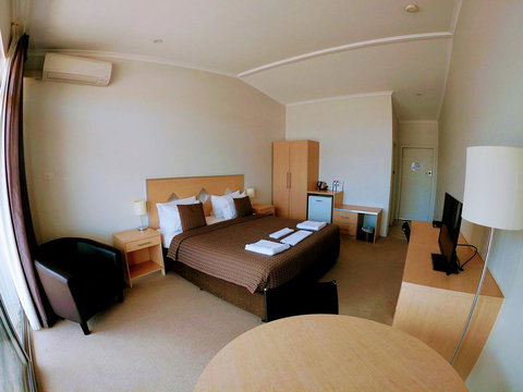 Highway One Motel - Stays Accommodation 11