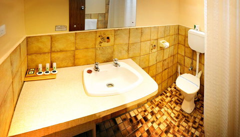 Highway One Motel - Stays Accommodation 34