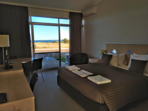 Highway One Motel - Stays Accommodation 8