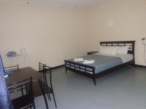 Adelaide Backpackers And Travellers Inn - Stayed 25