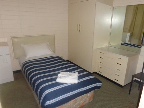 Adelaide Backpackers And Travellers Inn - Stayed 28