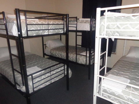 Adelaide Backpackers And Travellers Inn - Stayed 1