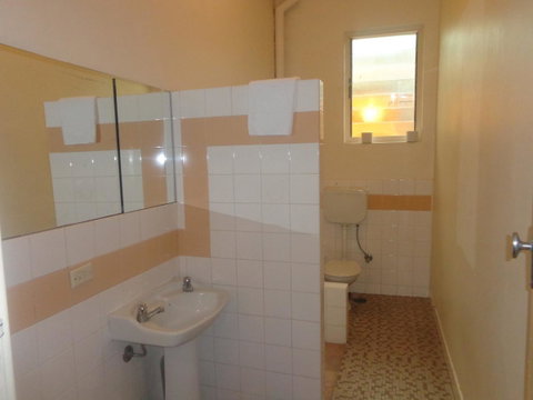 Adelaide Backpackers And Travellers Inn - Stayed 7