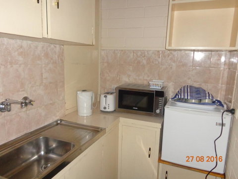 Adelaide Backpackers And Travellers Inn - Stayed 26