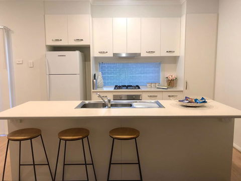 MODERN SPACIOUS 3 BR HOME - NEAR BEACH & AIRPORT - Stayed 9