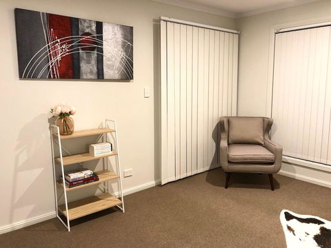 MODERN SPACIOUS 3 BR HOME - NEAR BEACH & AIRPORT - Stayed 6